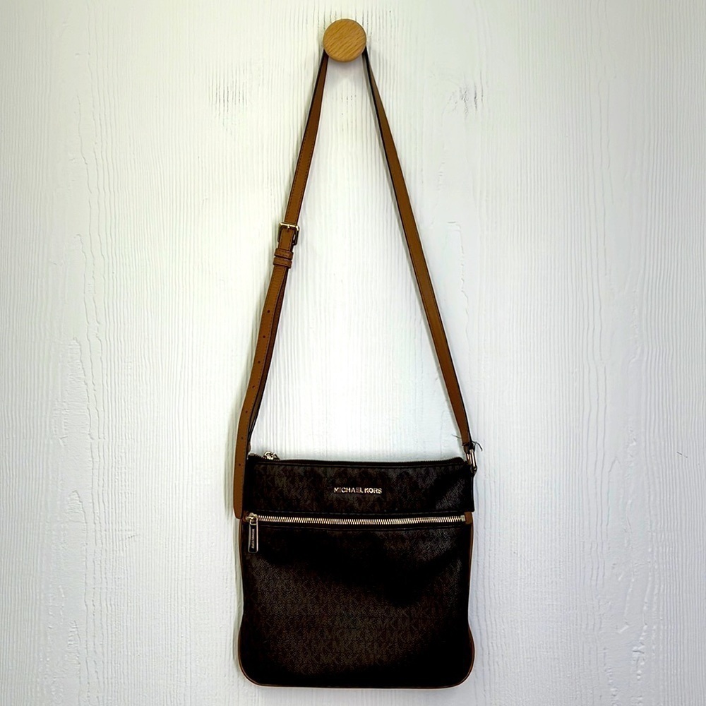 Michael Kors - Leather Jet Set Brown And Gold Signature MK  Crossbody Bag